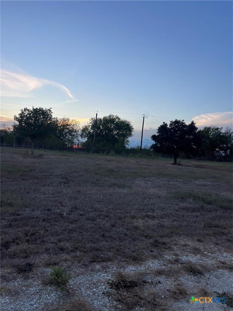 0.5 acres in Gonzales County - photo 4