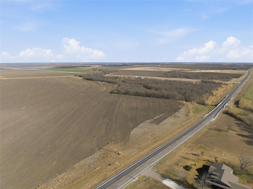 22.08 acres in Hill County - photo 9