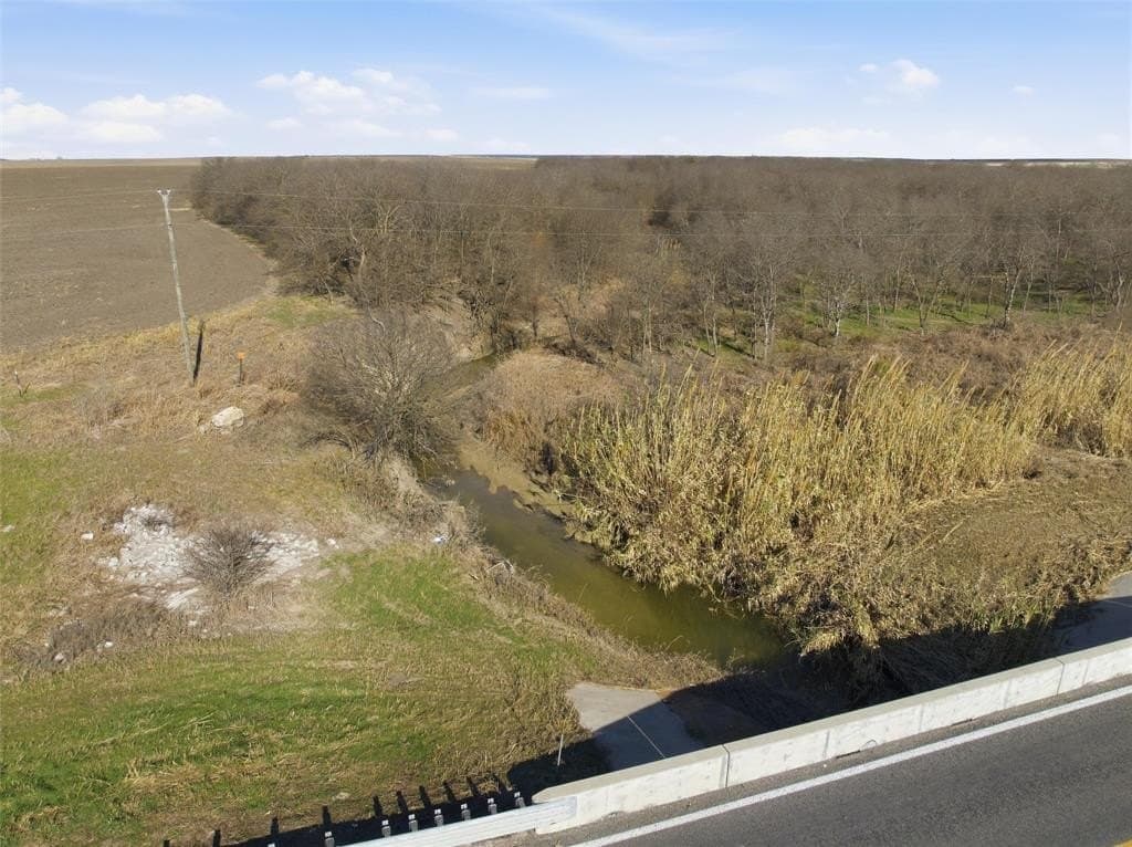22.08 acres in Hill County - photo 12