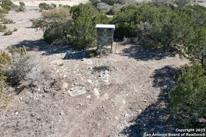 33.84 acres in Edwards County - photo 2