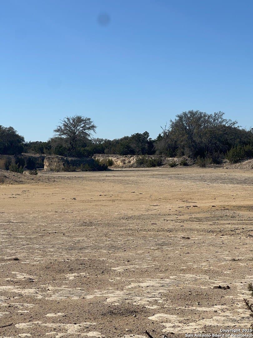 33.84 acres in Edwards County - photo 10