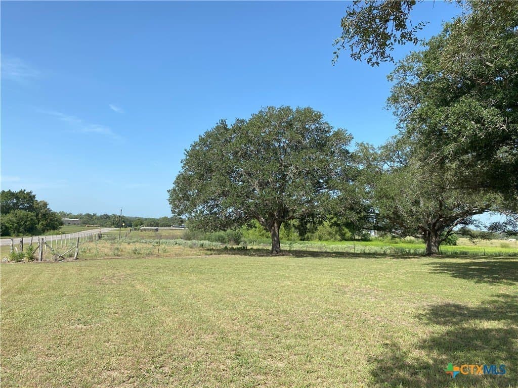 41.72 acres in Lavaca County - photo 40