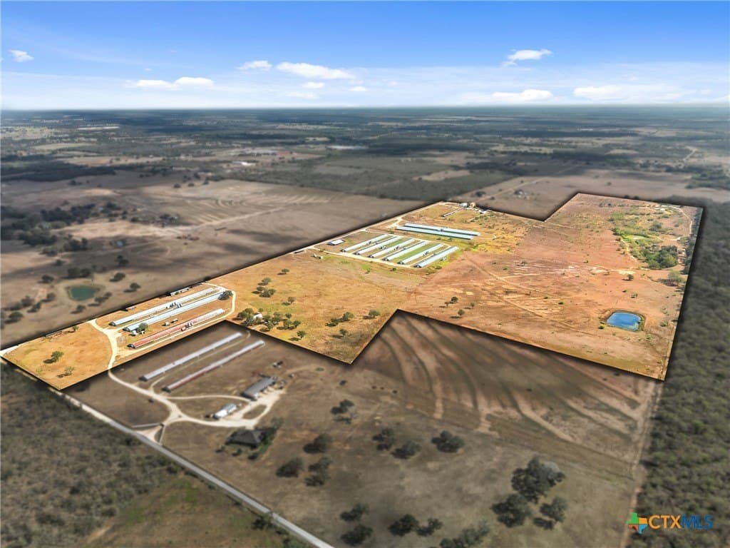 189 acres in Gonzales County - photo 42