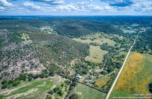 30 acres in Bandera County - photo 5