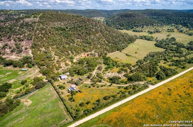 30 acres in Bandera County - photo 4