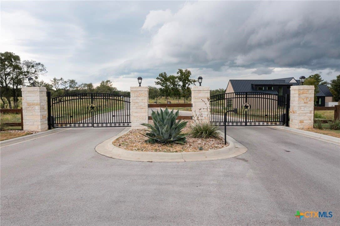 1.13 acres in Burnet County - photo 3