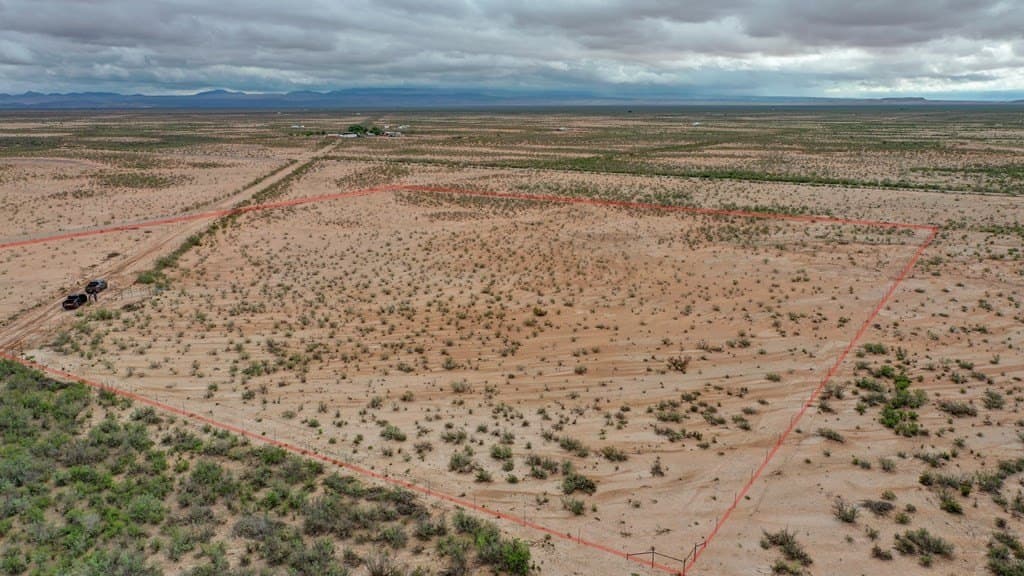 10 acres in Culberson County - photo 4