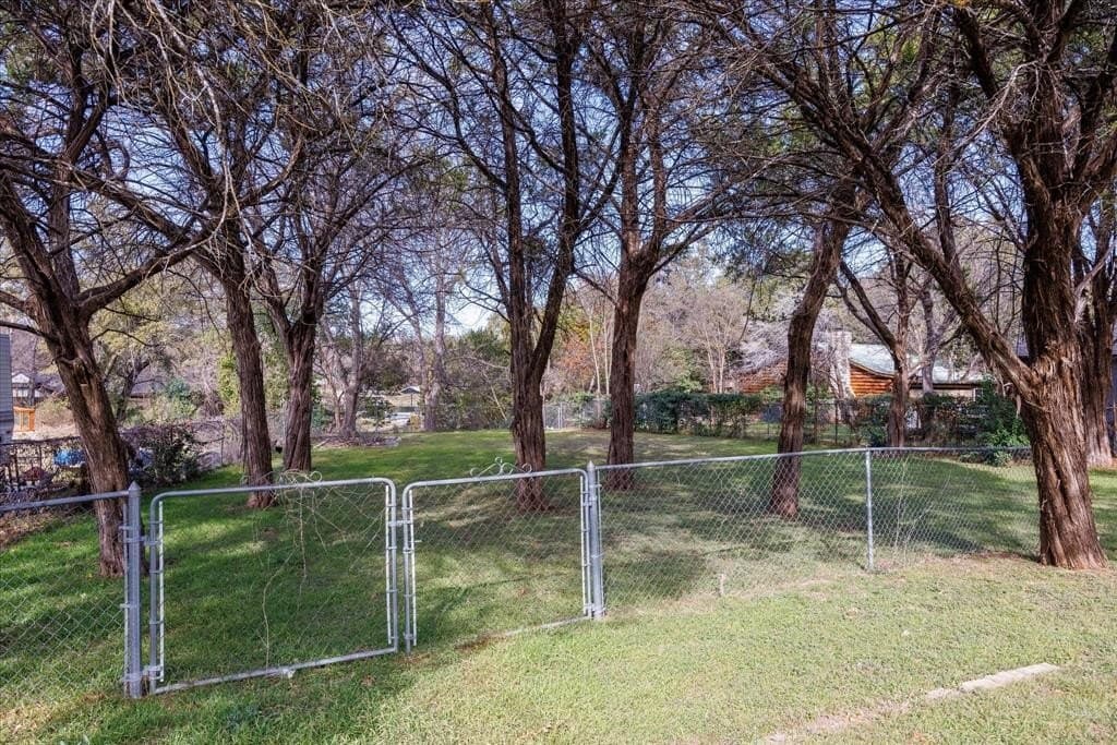 0.23 acres in Hood County - photo 5