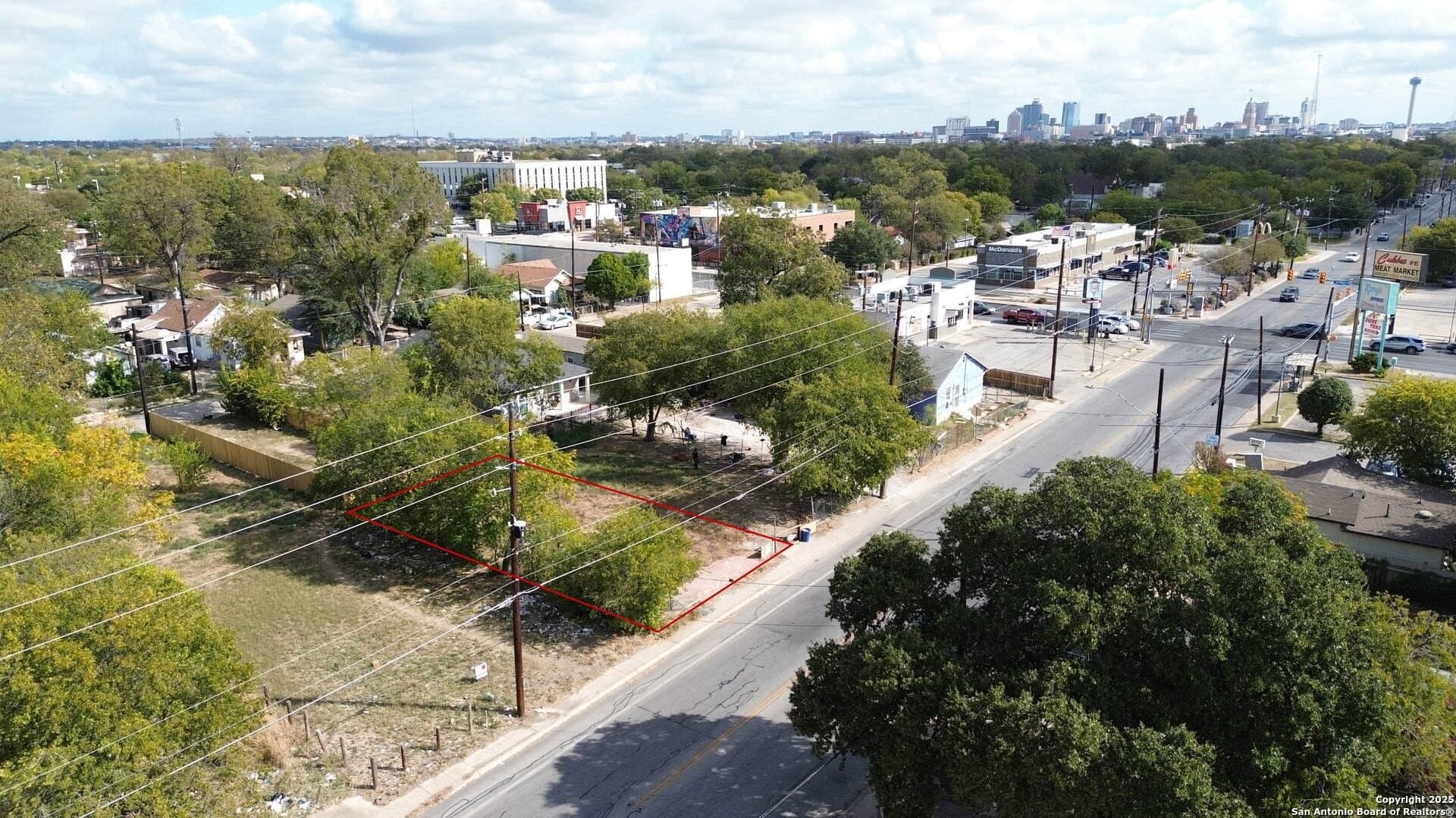 2521 Guadalupe