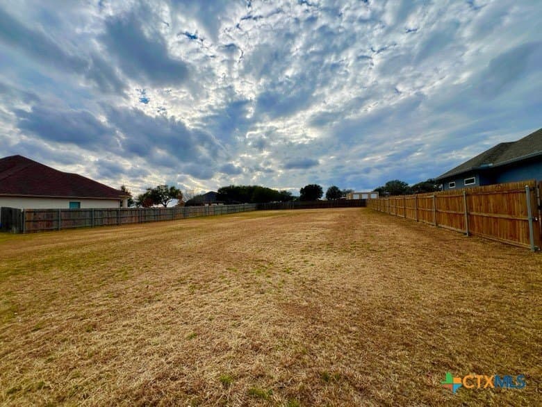 648 Oak Creek Parkway lot: 7