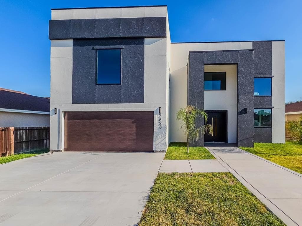 2626 Las Cimas Dr