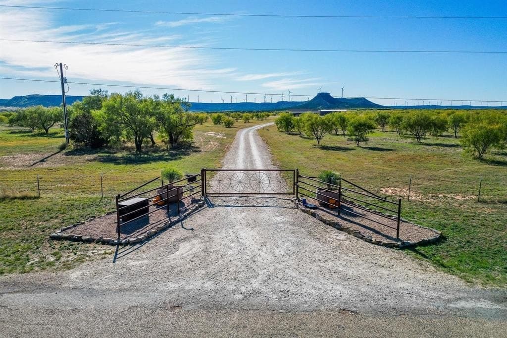 483 S COUNTY ROAD 353