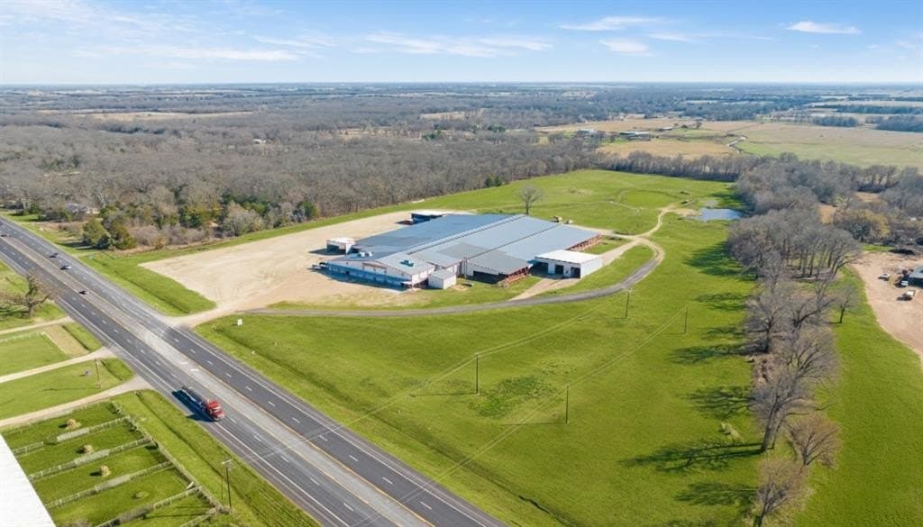 3536 E HWY 82 Highway