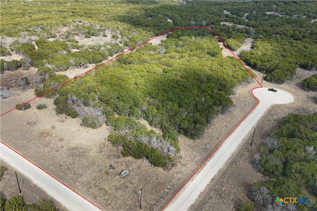 Jade Court lot: 86