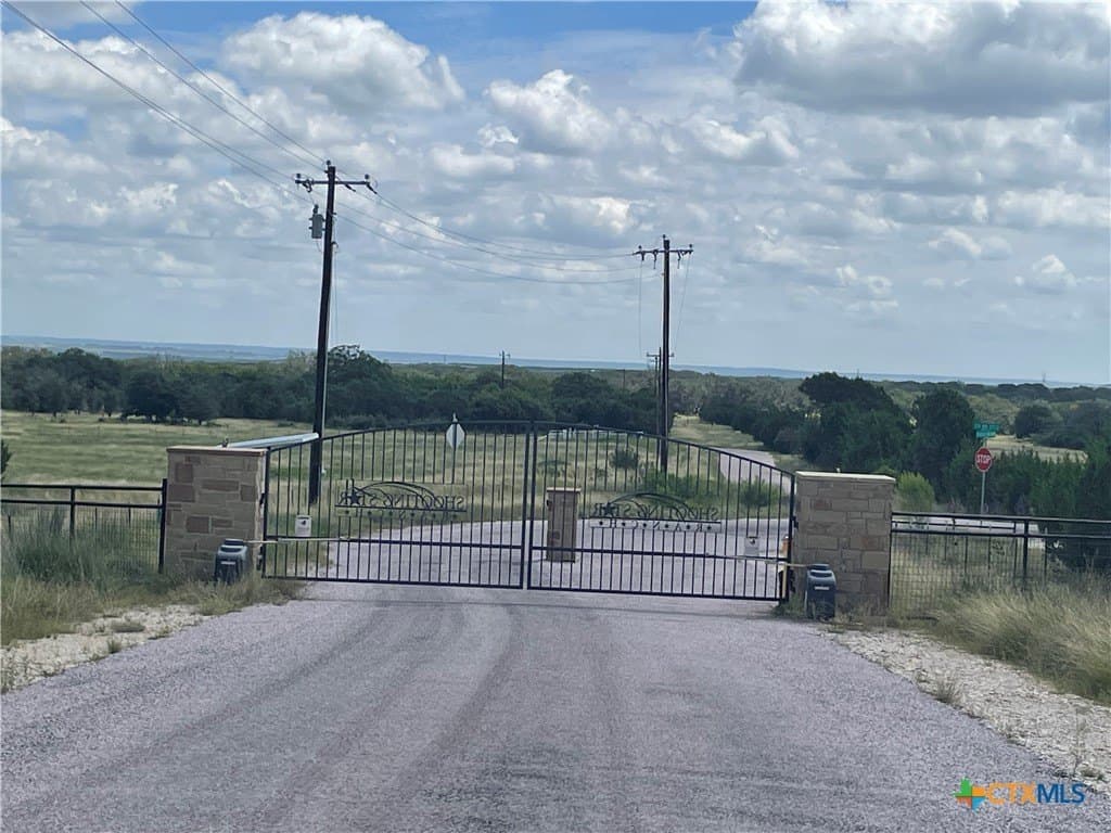 Shooting Star Ranch lot: 1