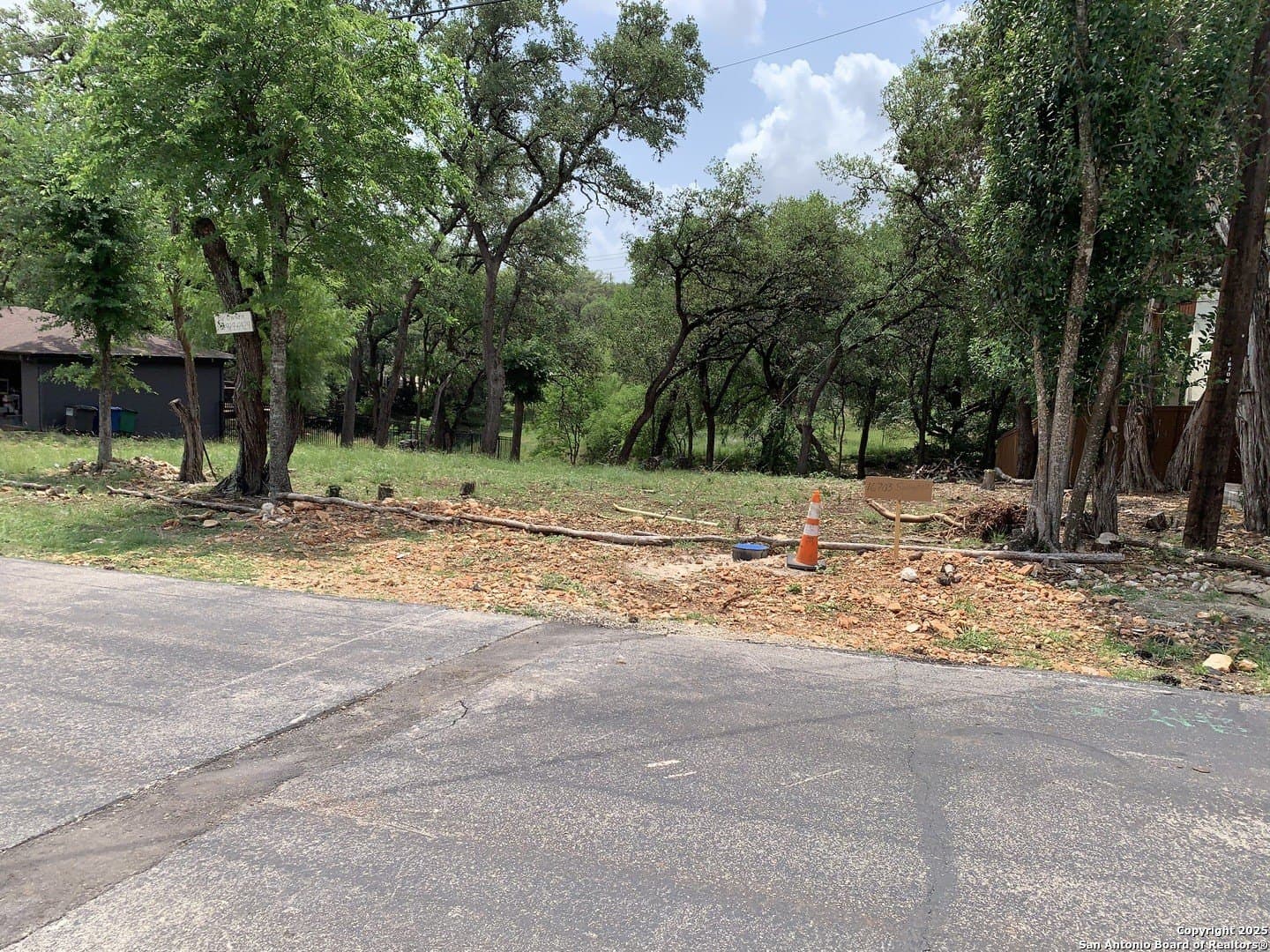 16703 Springhill