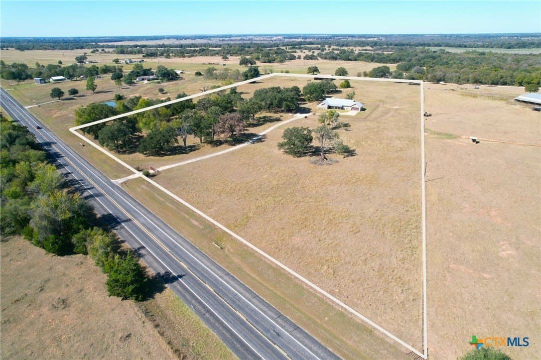 2776 S Hwy 77