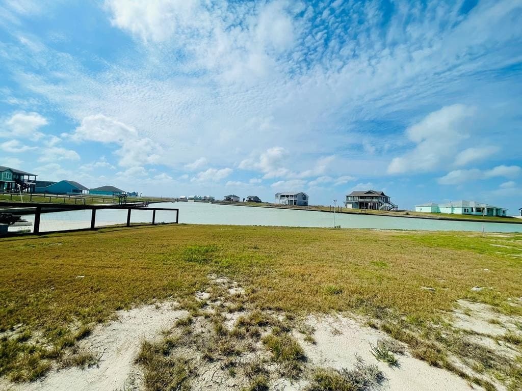6 E Westpointe Dr