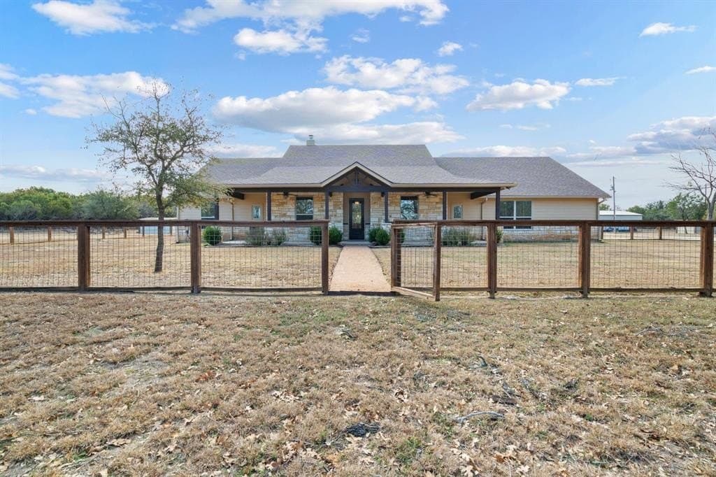 1211 County Road 1024