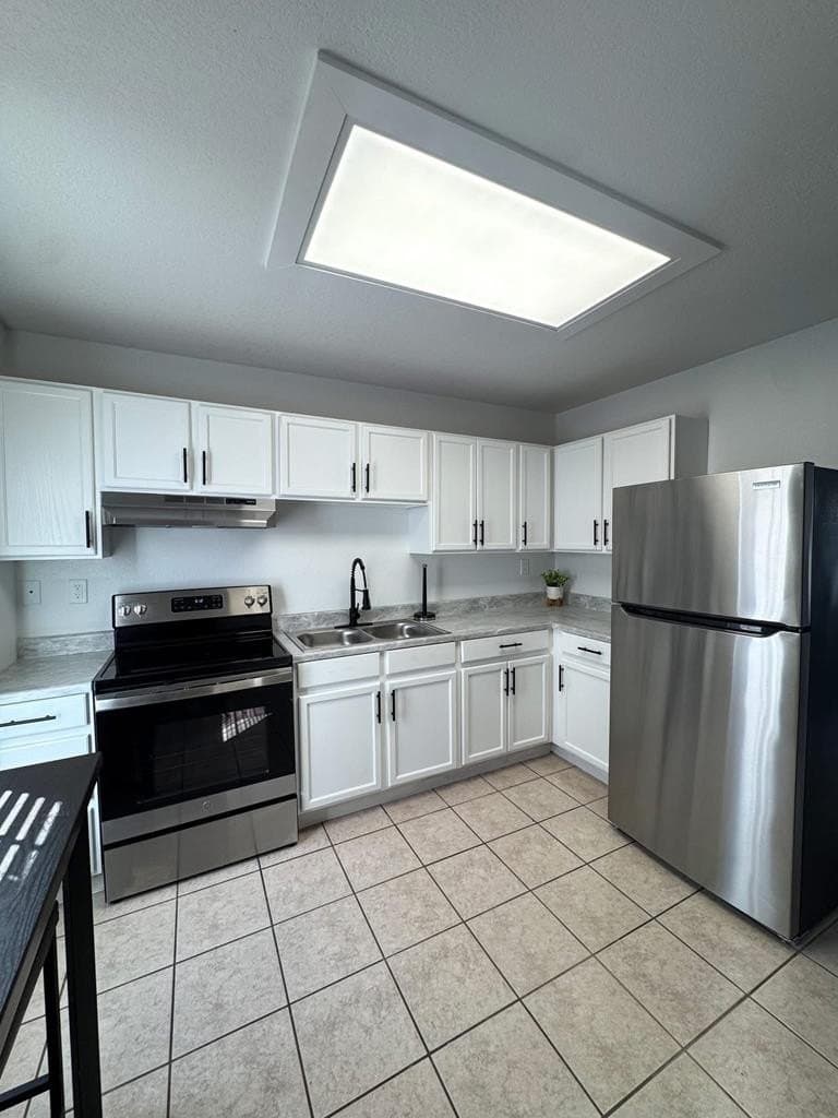 2255 N. Veterans Blvd