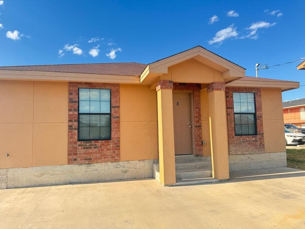 1458 Katy Dr