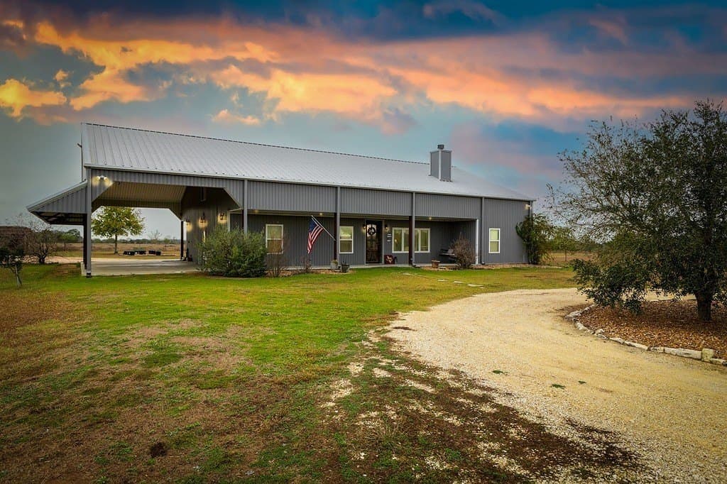 1138 Creekside Lane
