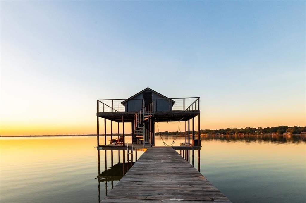 1538 Shoreline Drive