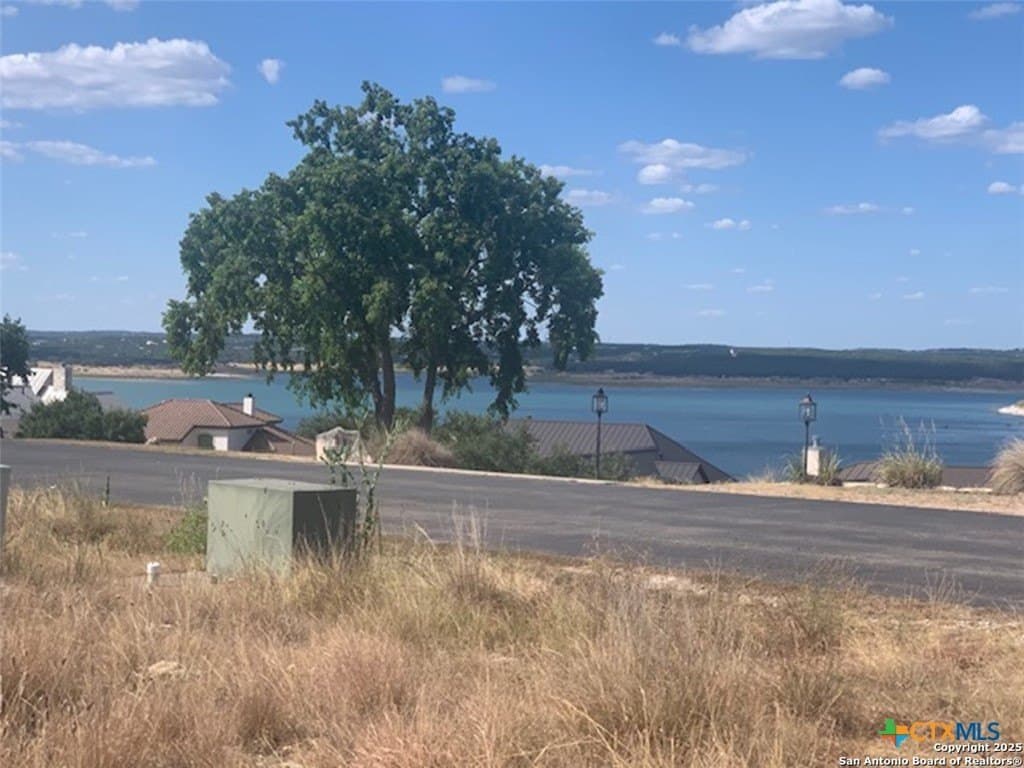 523 Oak Shores Drive lot: 61