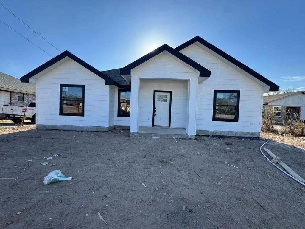 457 La paloma Drive