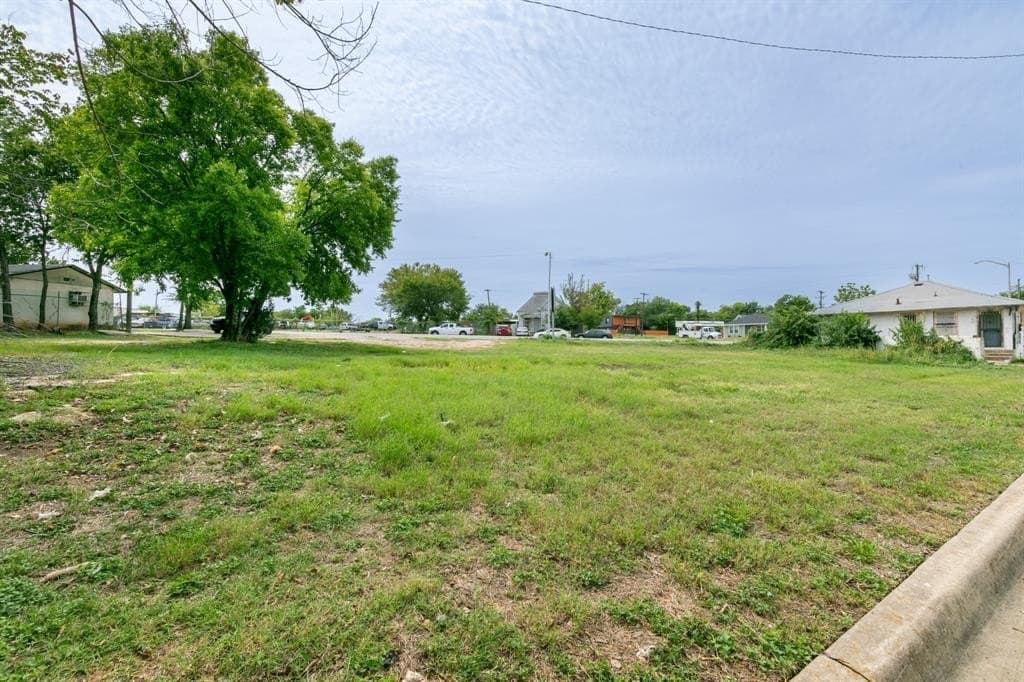 1503 E Vickery Boulevard