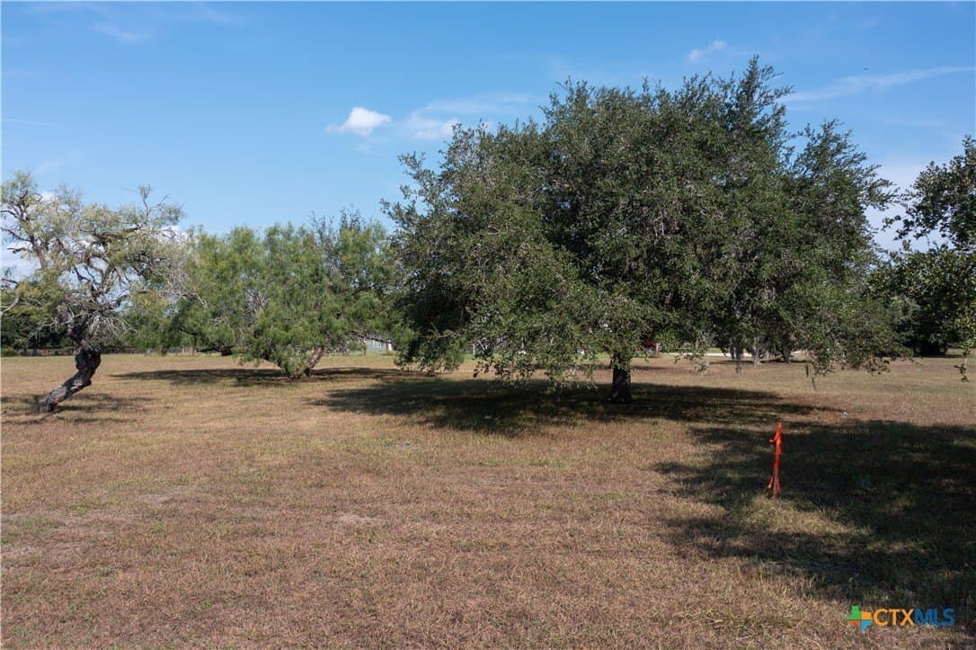 Twin Lakes Circle lot: 24
