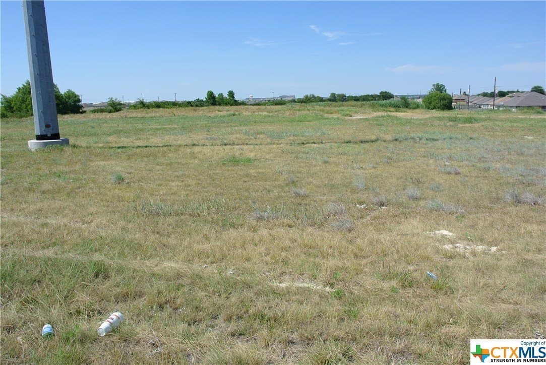402 W Elms Road lot: 8