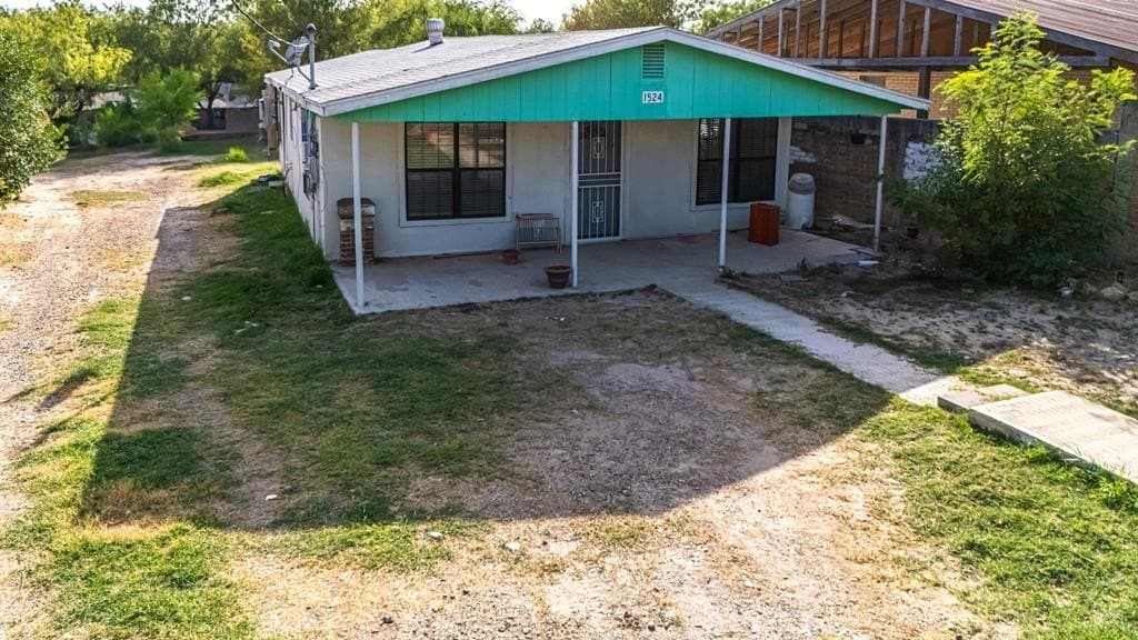 1524 AVENIDA ENCUENTRO