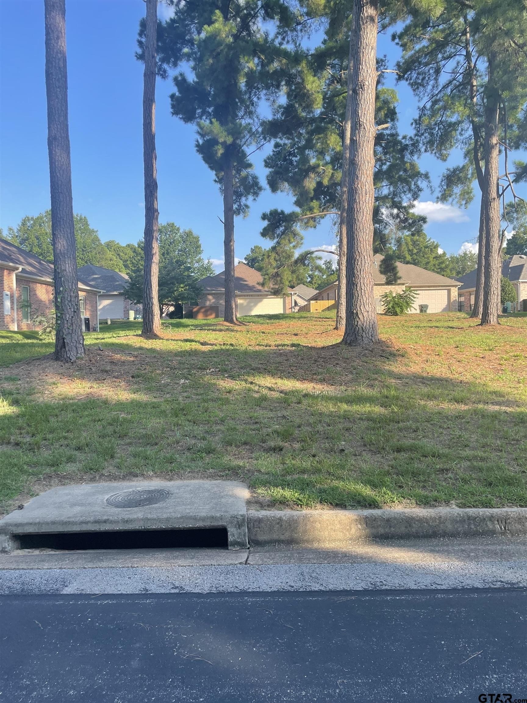 1137 Gardenwood Dr