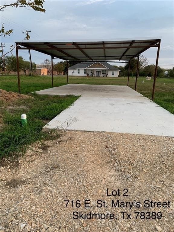 716 E St. Mary's Street lot: 2