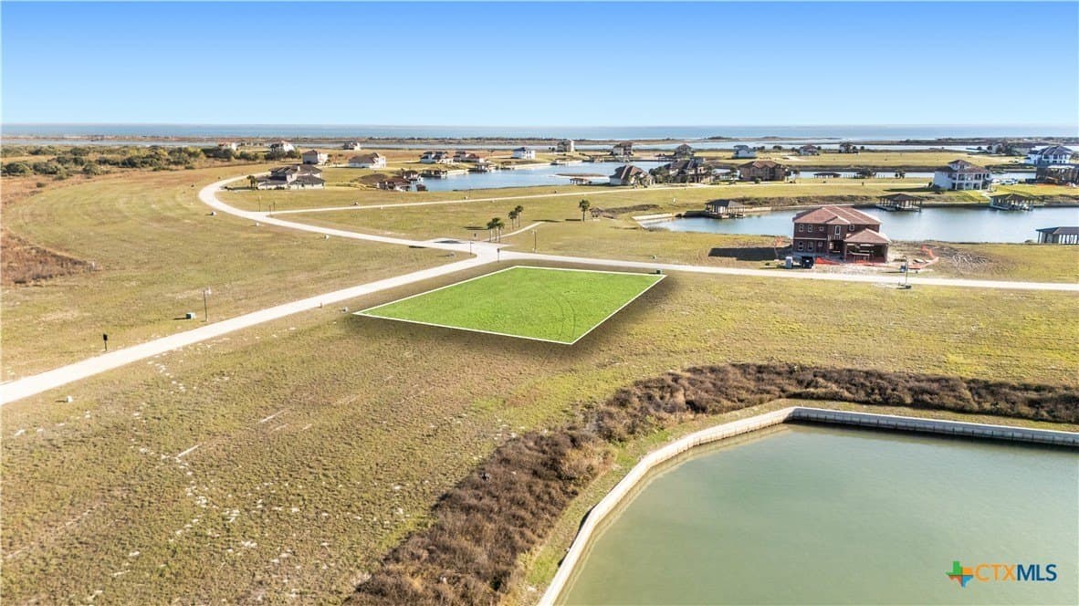 W Burgundy Bay lot: 268