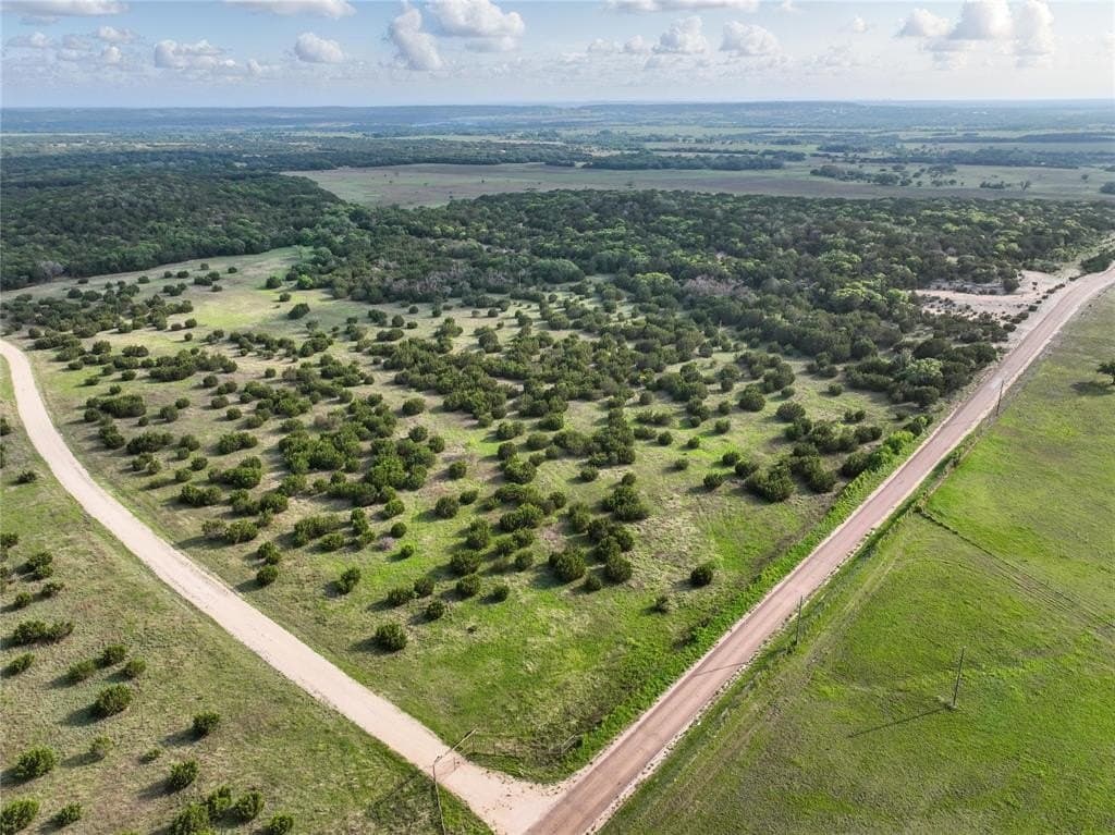 1050 County Road 2700
