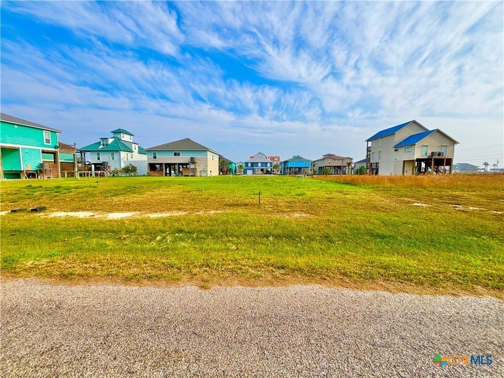 44 Kingfisher Street lot: 44