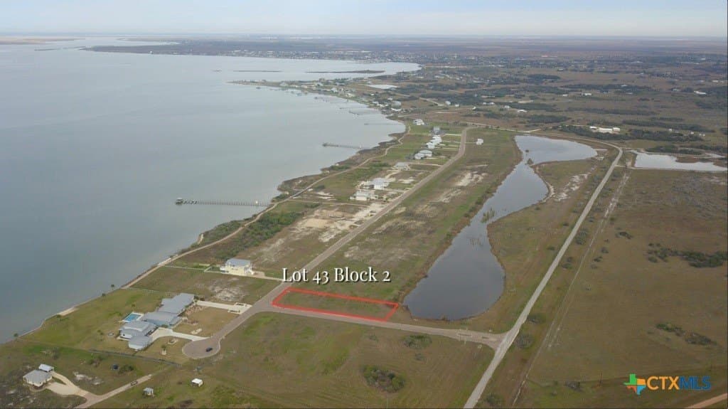 Bay Club Drive lot: 43