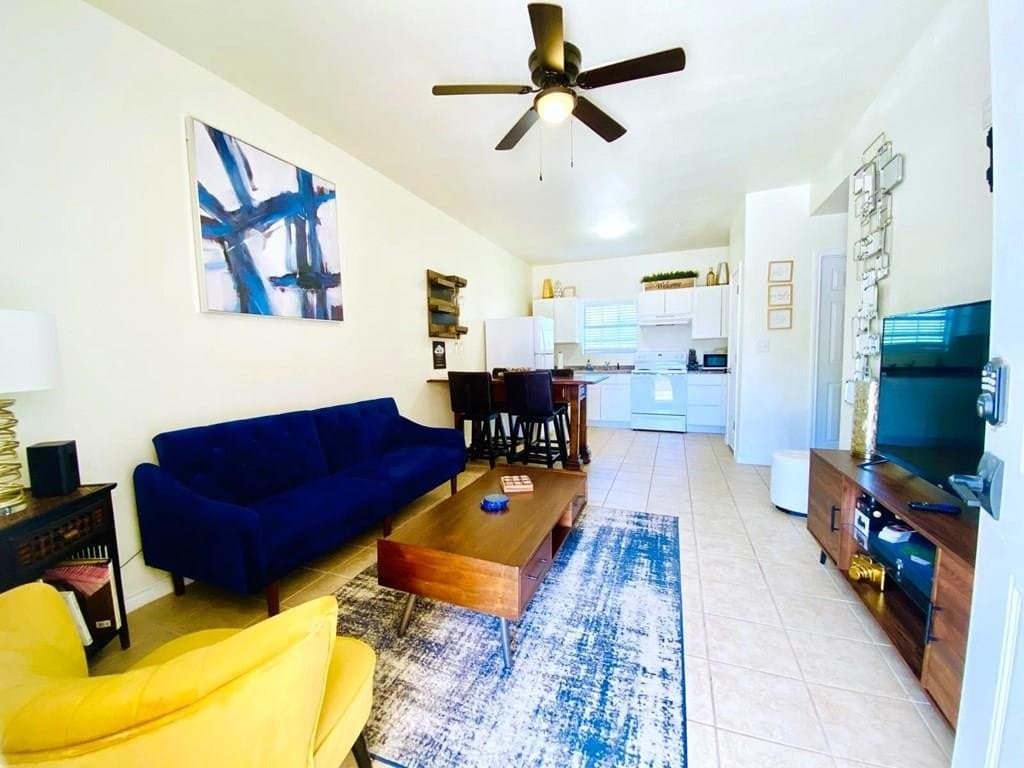 391 Riverside Dr. Unit #6