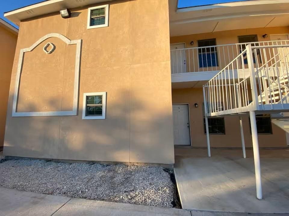 391 Riverside Dr. Unit #9