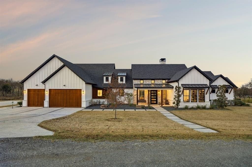 2577 Lone Star Road