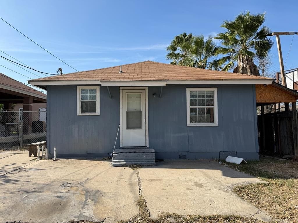 546 Blanco St