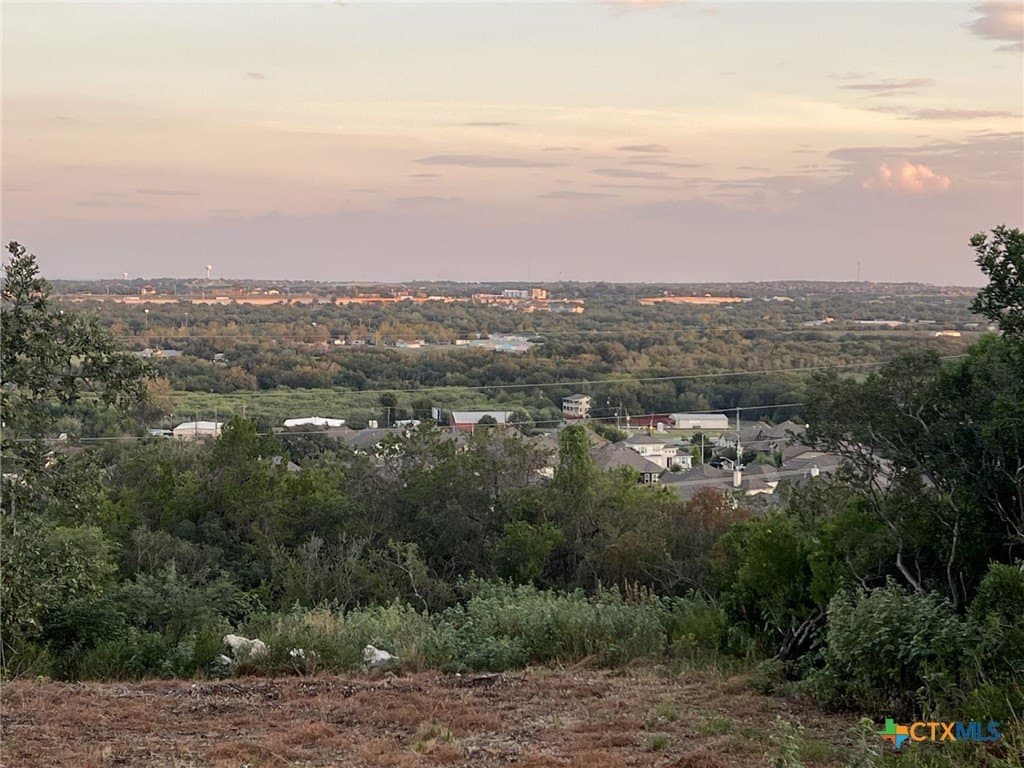 13 Trail View lot: 11