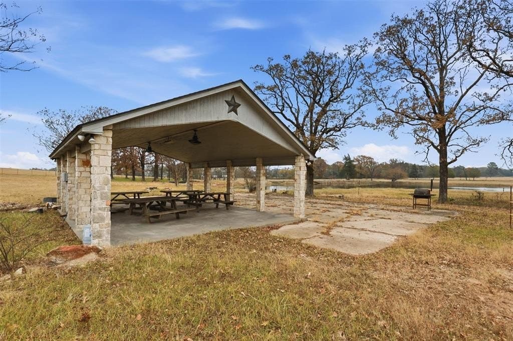 8919 County Road 2310
