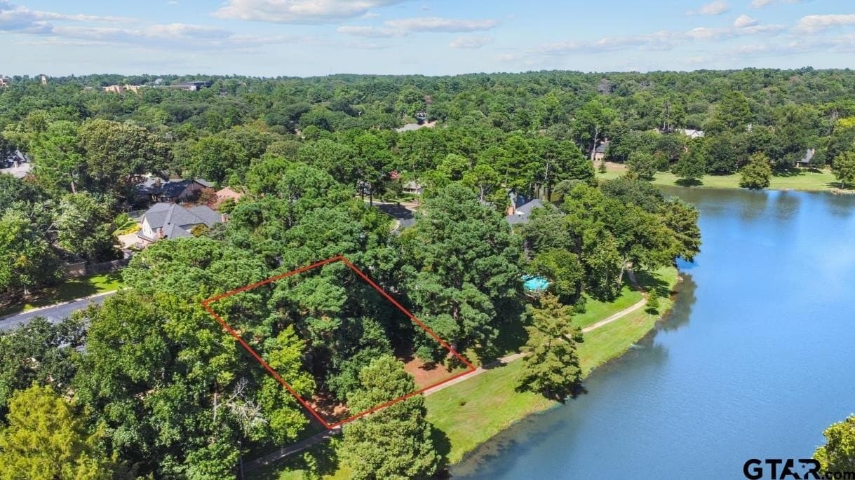 3107 Lake Vista Cir