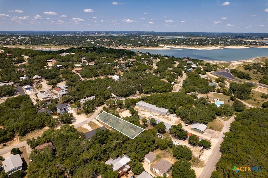 1381 Hillcrest Forest lot: 33