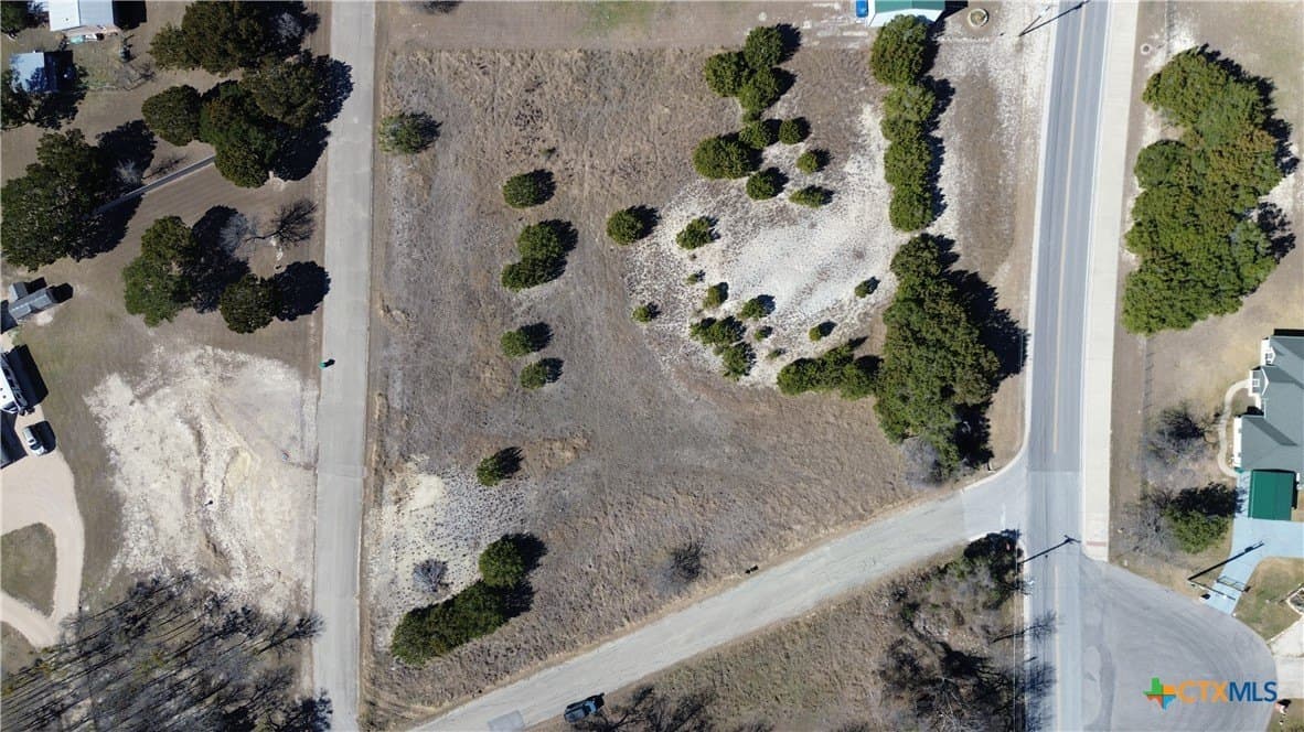 2202 Apache Drive lot: 24