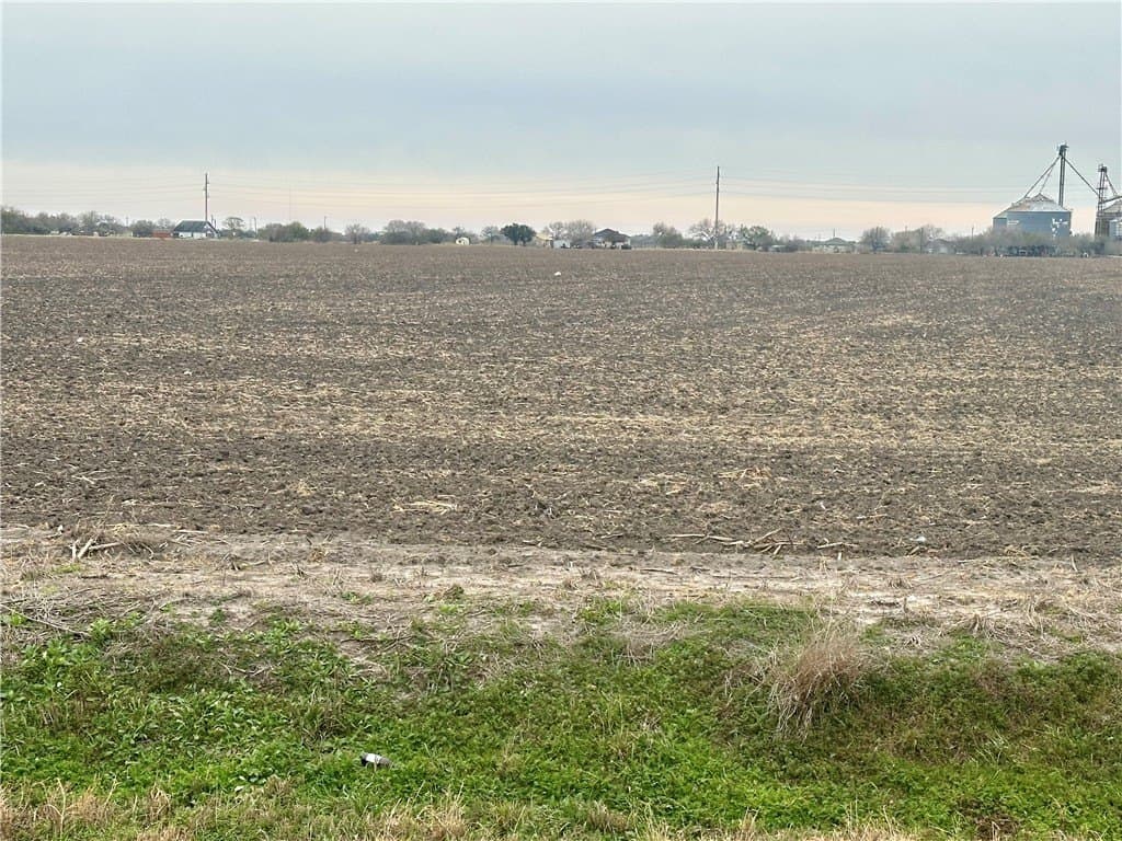 Hwy 44 lot: 0
