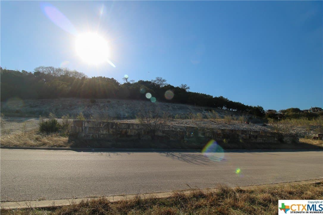 3515 Shoreline Drive lot: 52